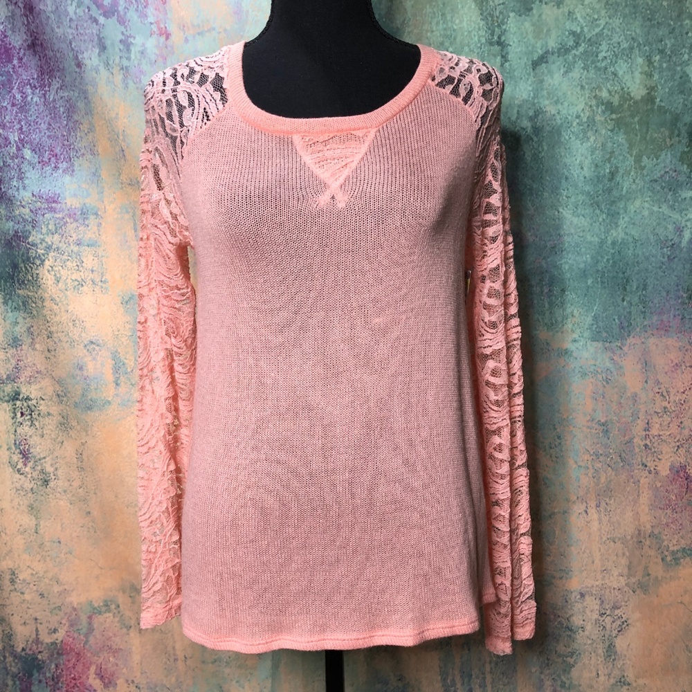 💜NWT BONGO  Knitted Top with Lace